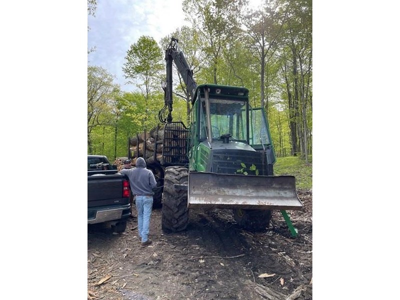 2006 John Deere 1010D Forwarder
